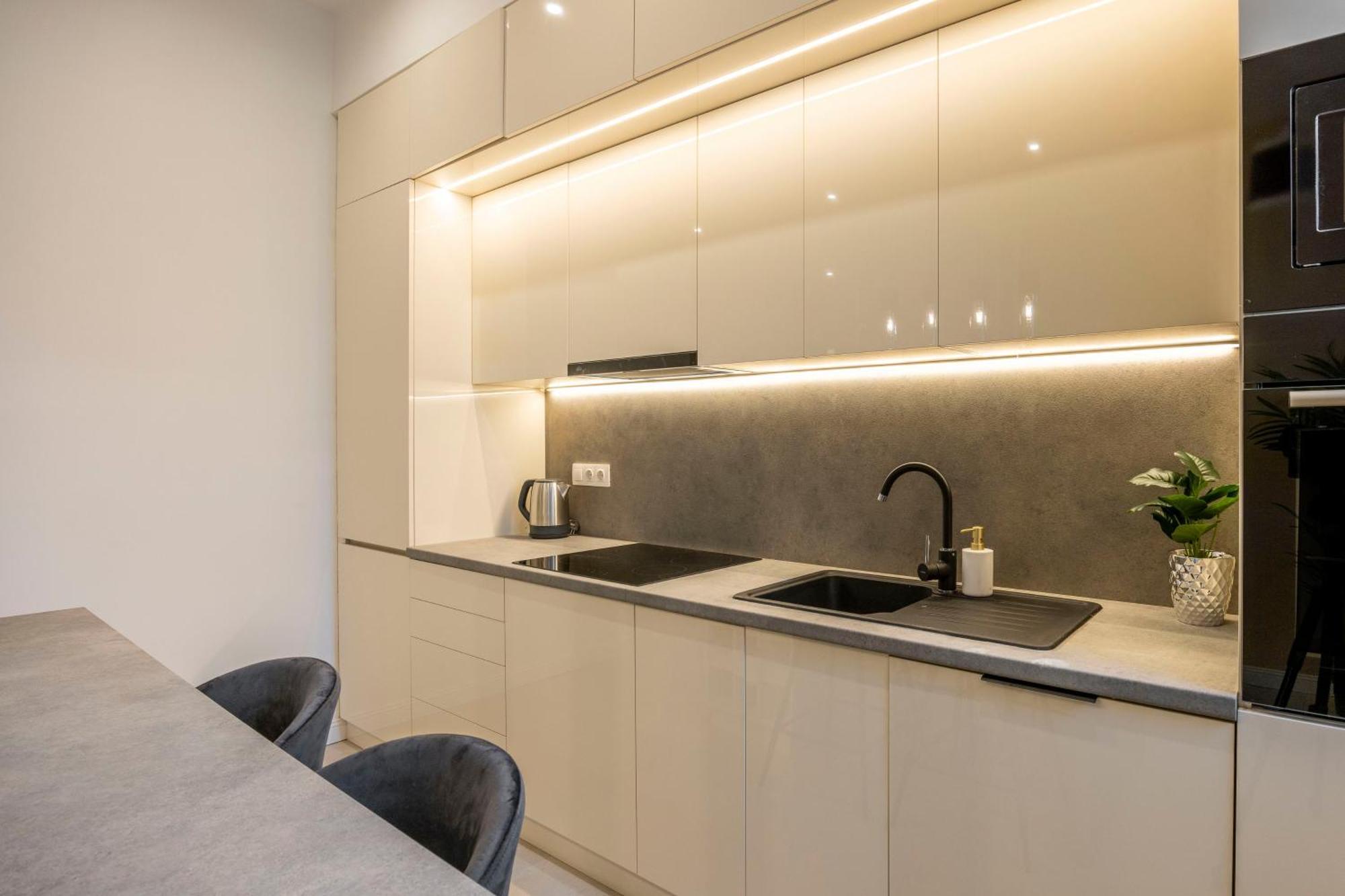 Luxury & Classy Central Apartment With 3Bedrm, 2Bathrm Будапеща Екстериор снимка